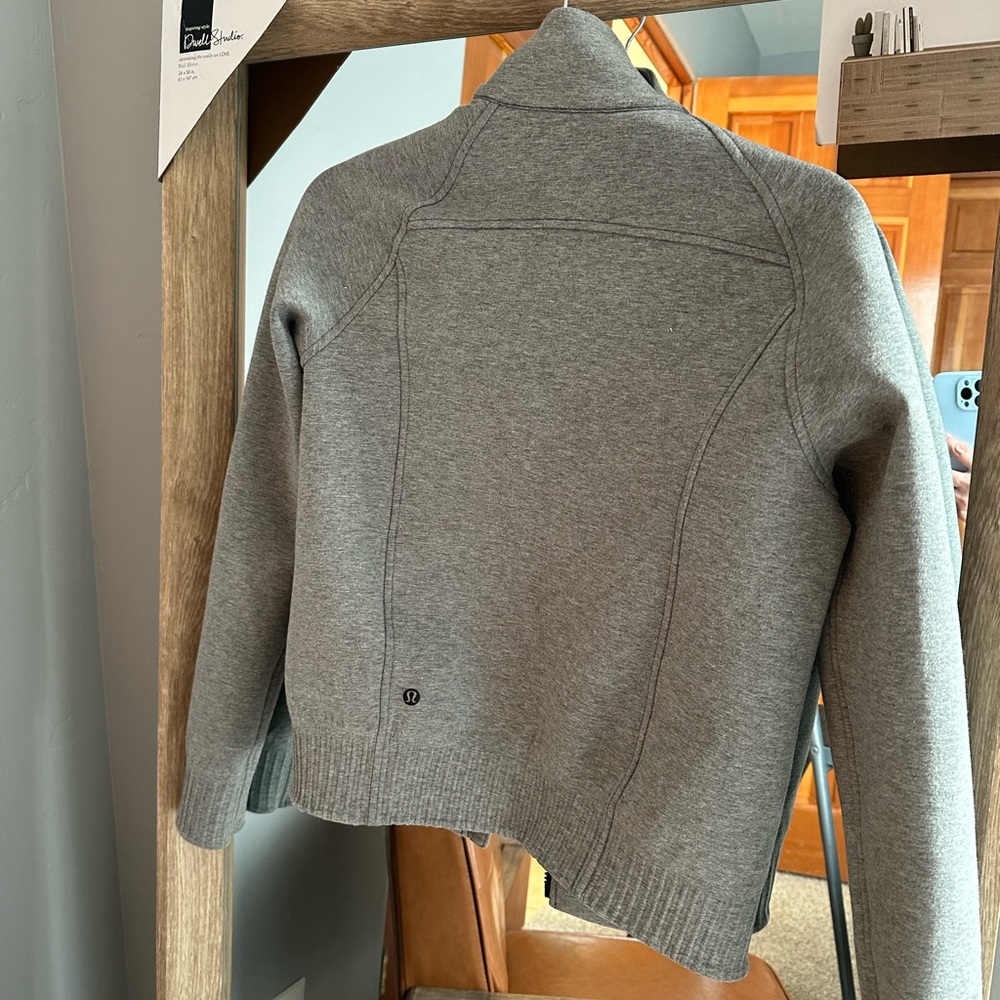 Lululemon jacket - Picture 3 of 3